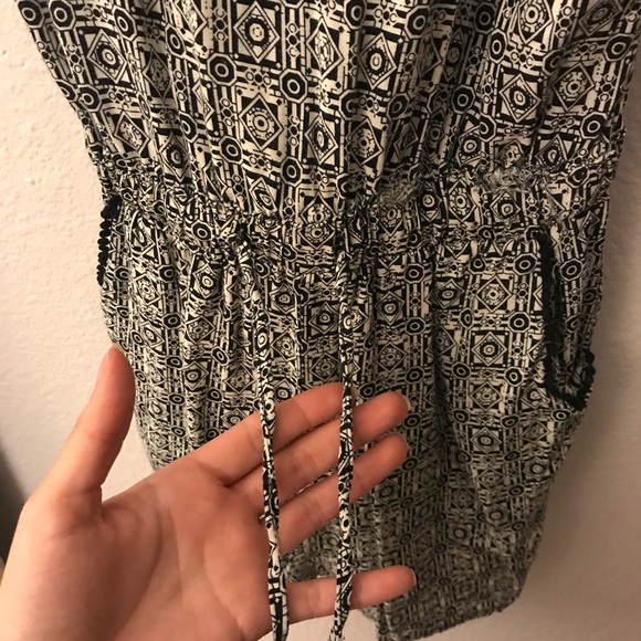 Geometric romper - Picture 5 of 5